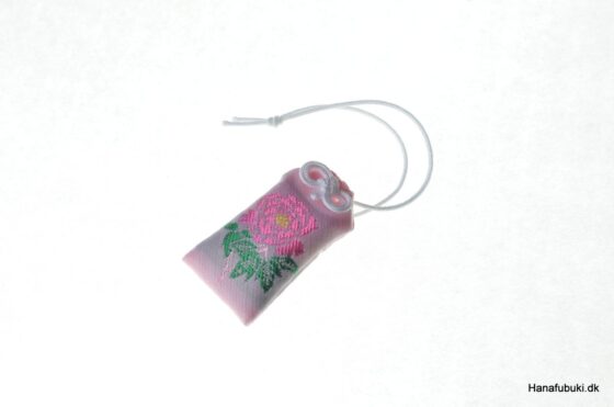 omamori pæon