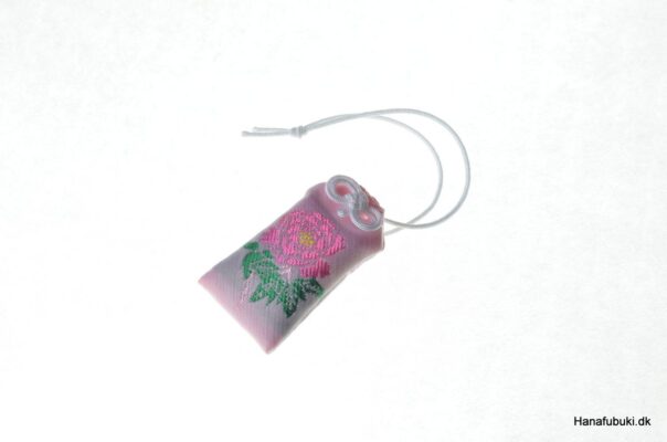 omamori pæon