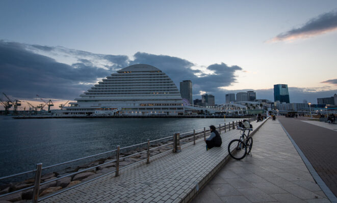 Kobe havnefront med Kobe Meriken Park Oriental Hotel i baggrunden