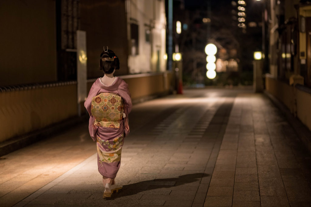 Geisha Toshisumi. kimono