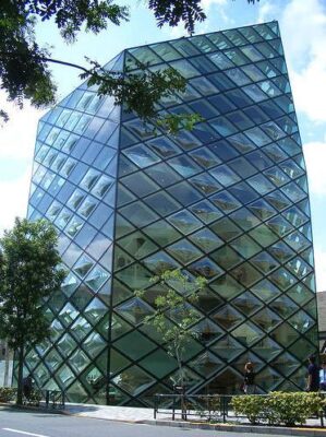 Prada_Aoyama