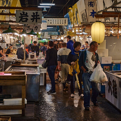 tsukuji-indre-og-ydre-fiskemarked-tokyo