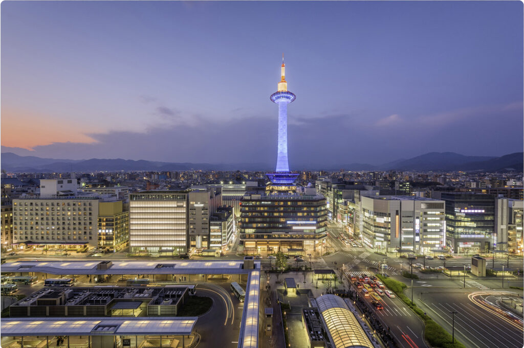 kyoto station - Sean Pavone 800px