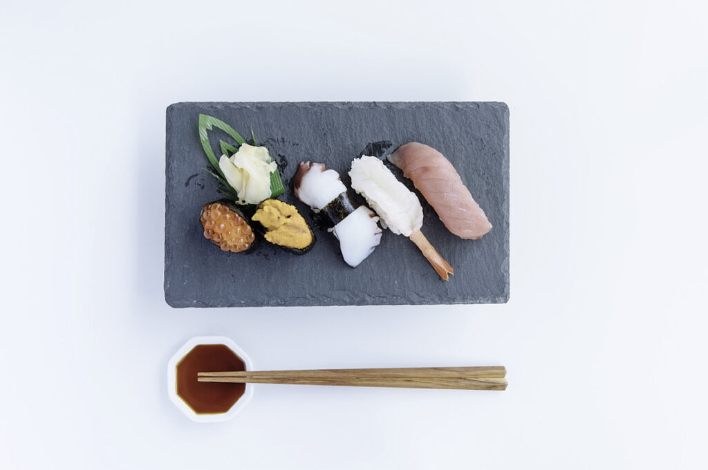 sushi japansk spisepinde 1200px